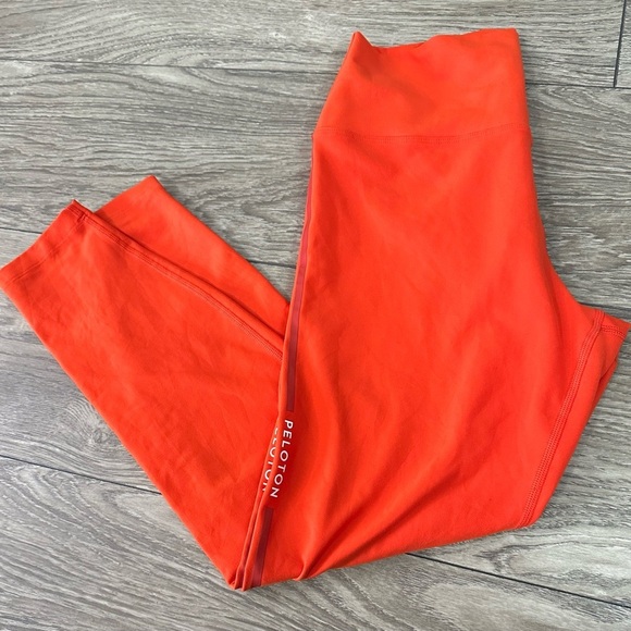 Peloton Pants - 🧡🔥  Peloton Velocity M Compression Leggings 🧡🔥